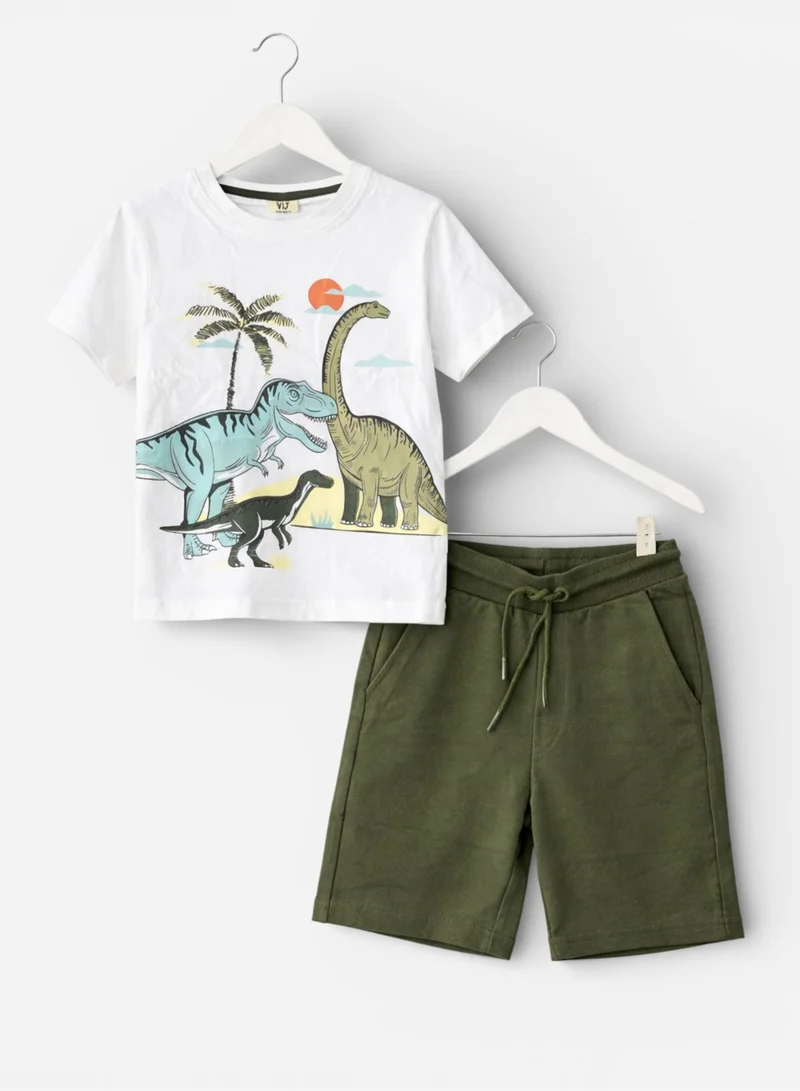 فكتور اند جين طقم شورت كارغو زيتوني وتيشيرت بتصميم ديناصور للأولاد